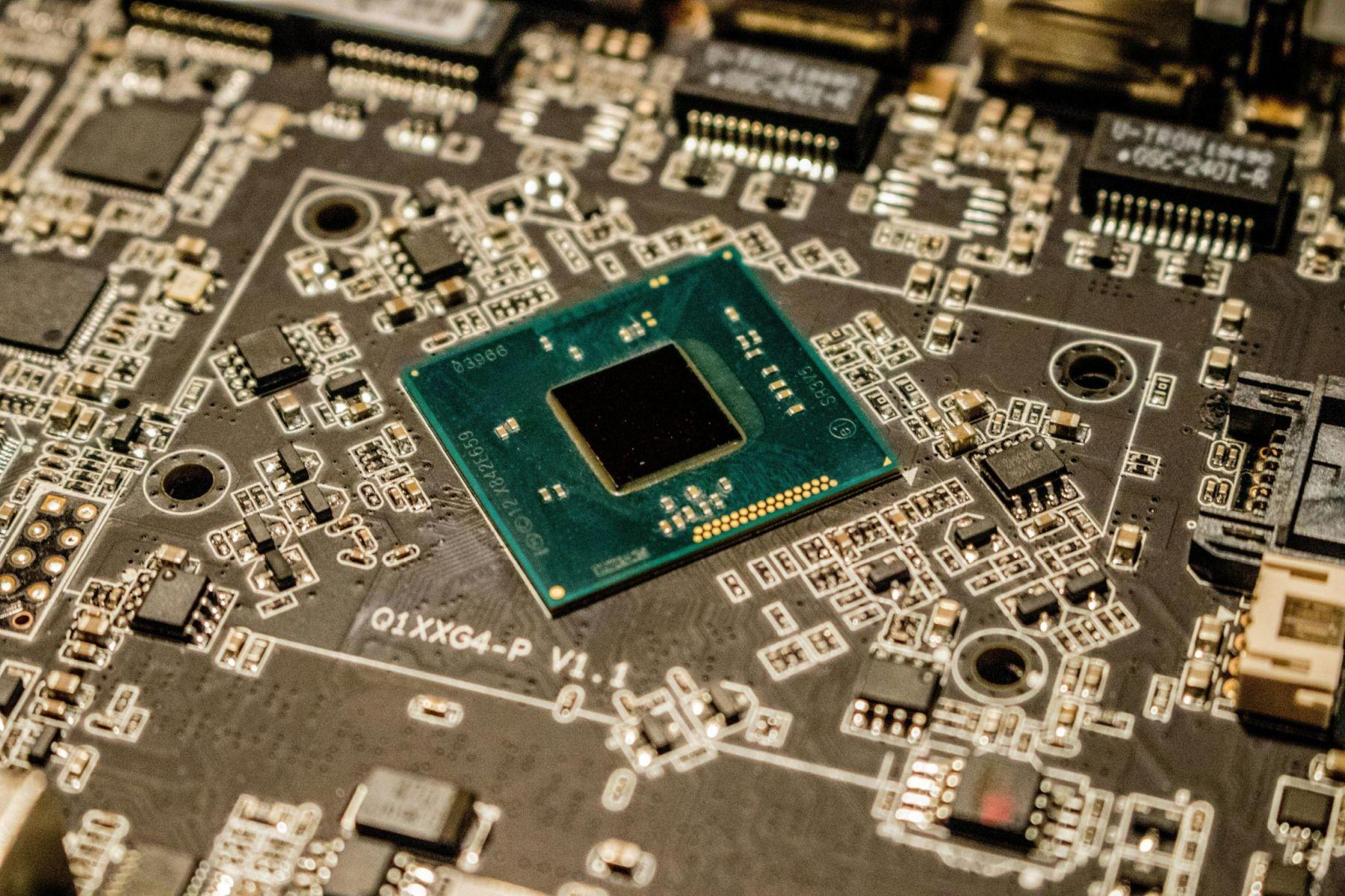 Surface Mount Technology (SMT) PCB Assembly